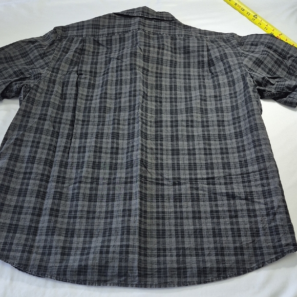 Chaps Men's Black And Gray Plaid Button Down Short Sleeve Shirt - Picture 7 of 12